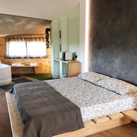 Rent Room Wood Anguillara Sabazia Exterior photo